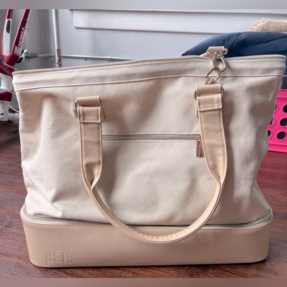 Béis Weekender Bag in beige